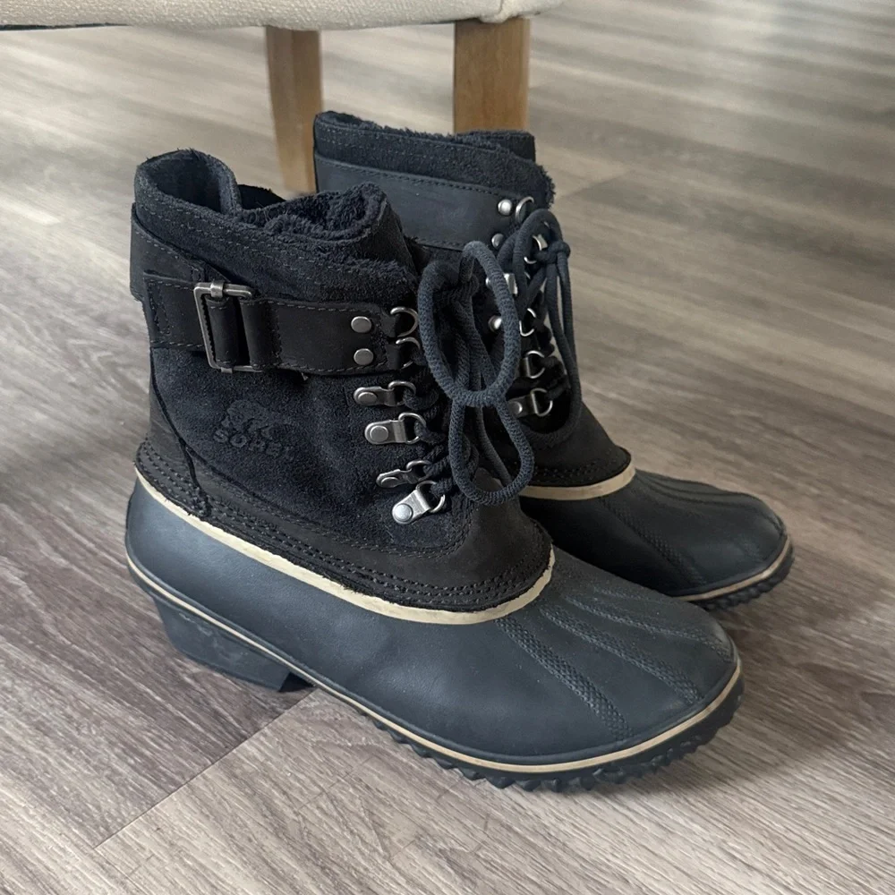 Sorel Black Women's Winter Lace-Up Boots Size 7.5 Waterproof Outdoor